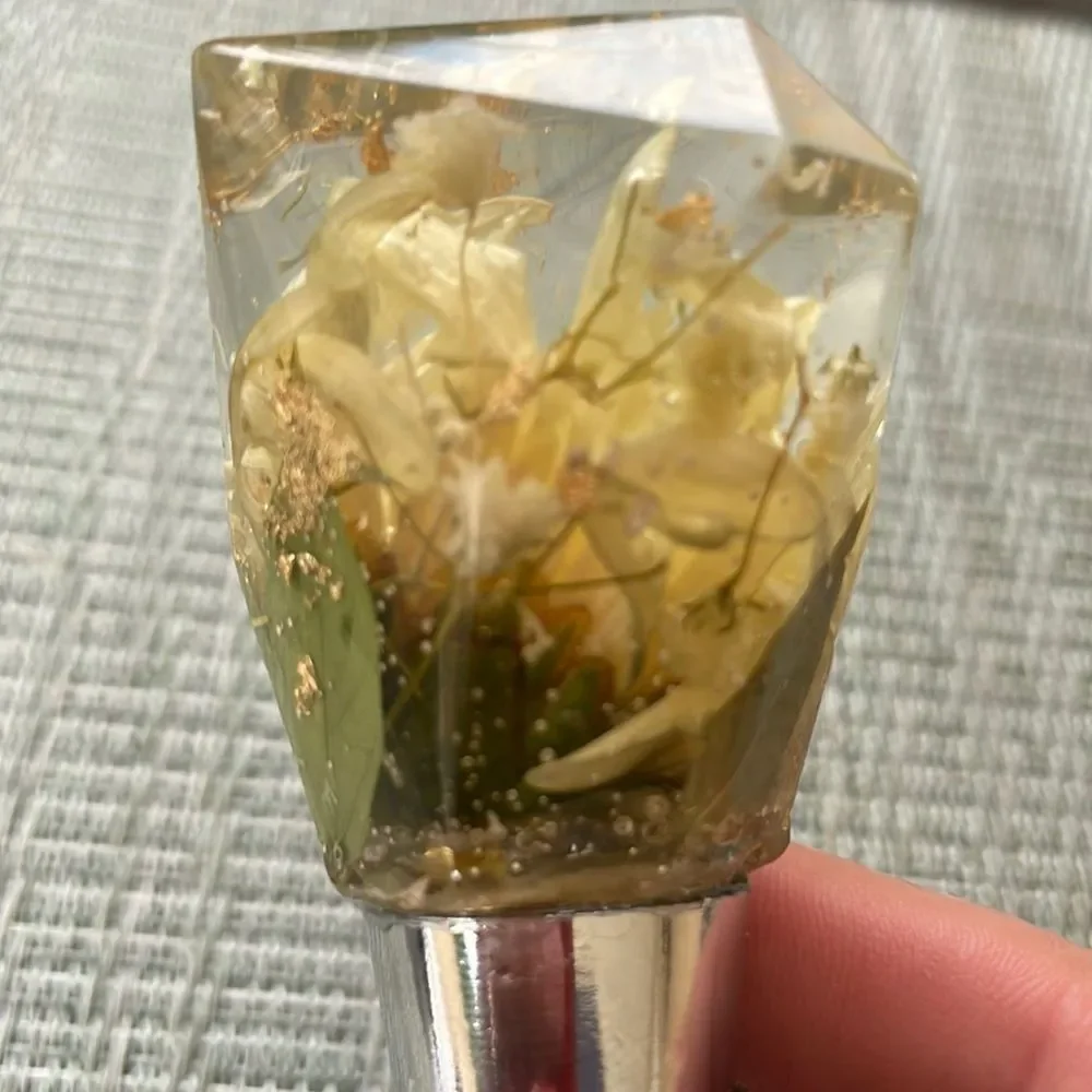 Handmade Pressed Flower Diamond Top Wine Stop White